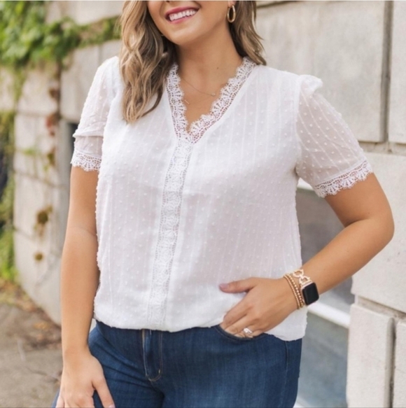 Tops - Ivory Lace Trim Top Large NWOT